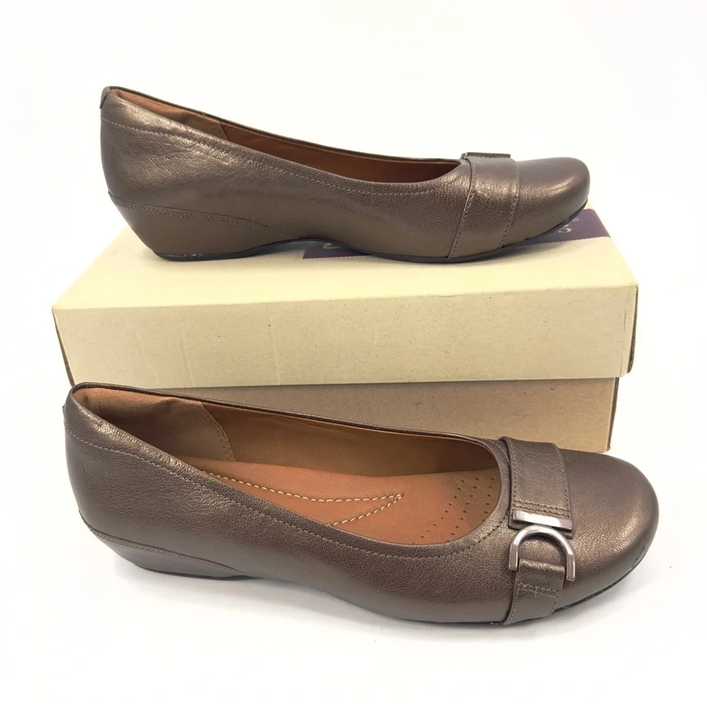 Clarks Concert Band Leather Wedge Pumps Brown Metallic Low Heel Shoes Size 7.5